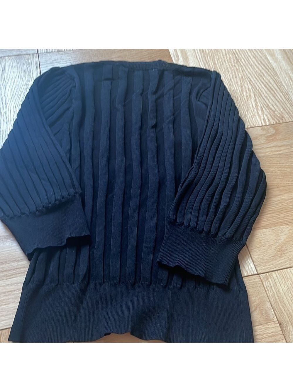 Zara Black V-Neck Sweater Small - Picture 4 of 4